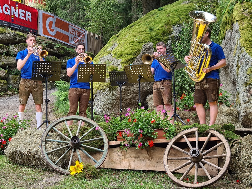  Foto Weisenblasen Bad Traunstein - DJWBWB